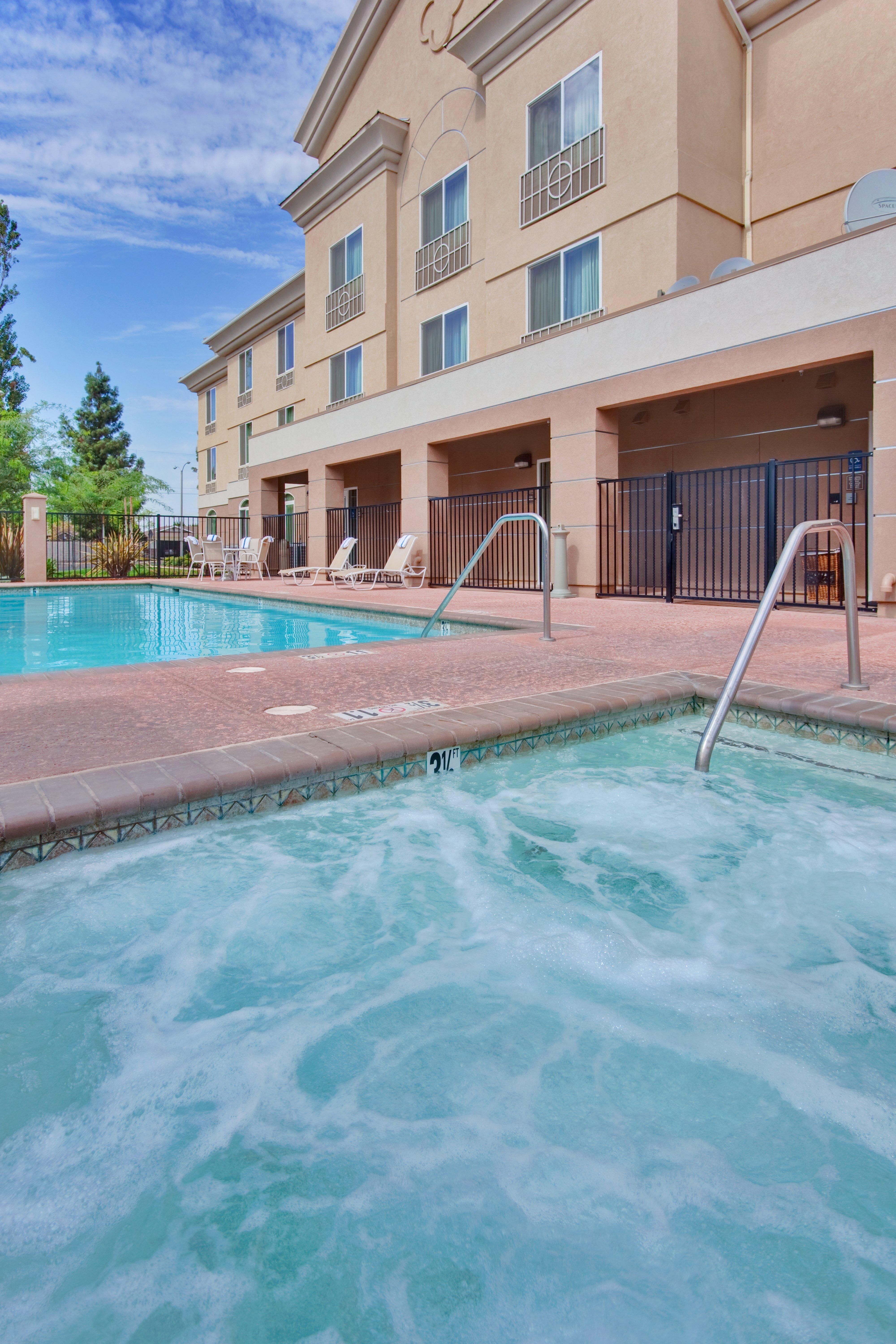 Holiday Inn Express Porterville, An Ihg Hotel Exterior photo